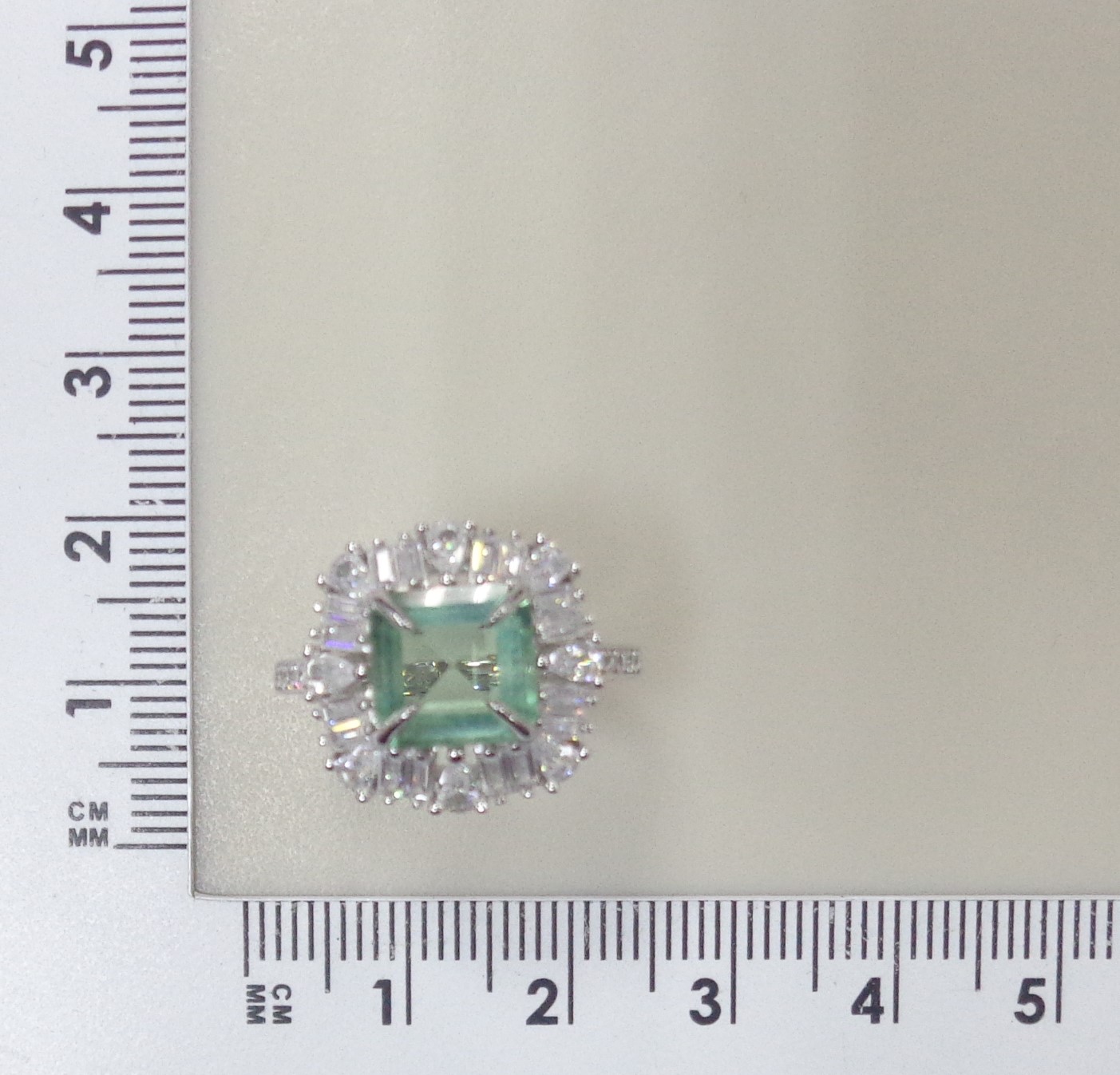Серебряное кольцо с флюоритом